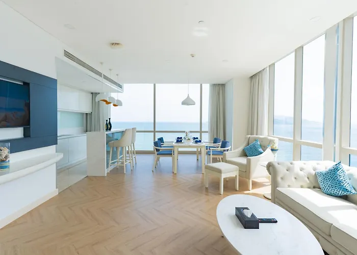 Diamond Bay Hotel